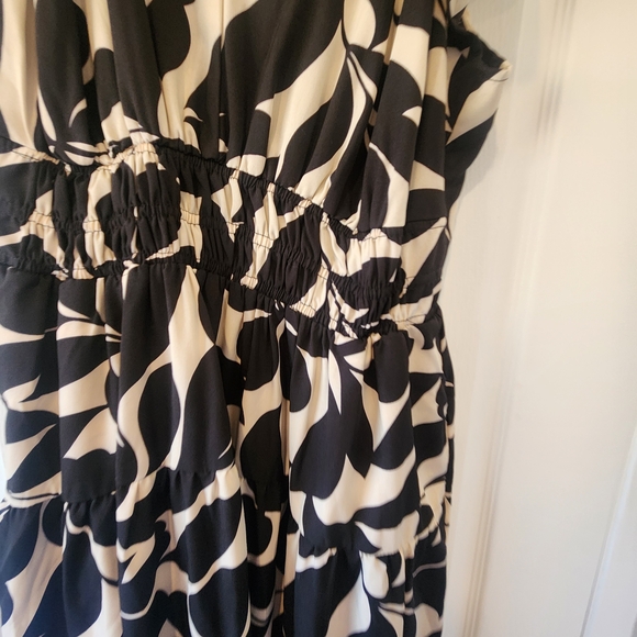 Umgee Black and White Maxi Dress Size L Euc - Picture 2 of 4